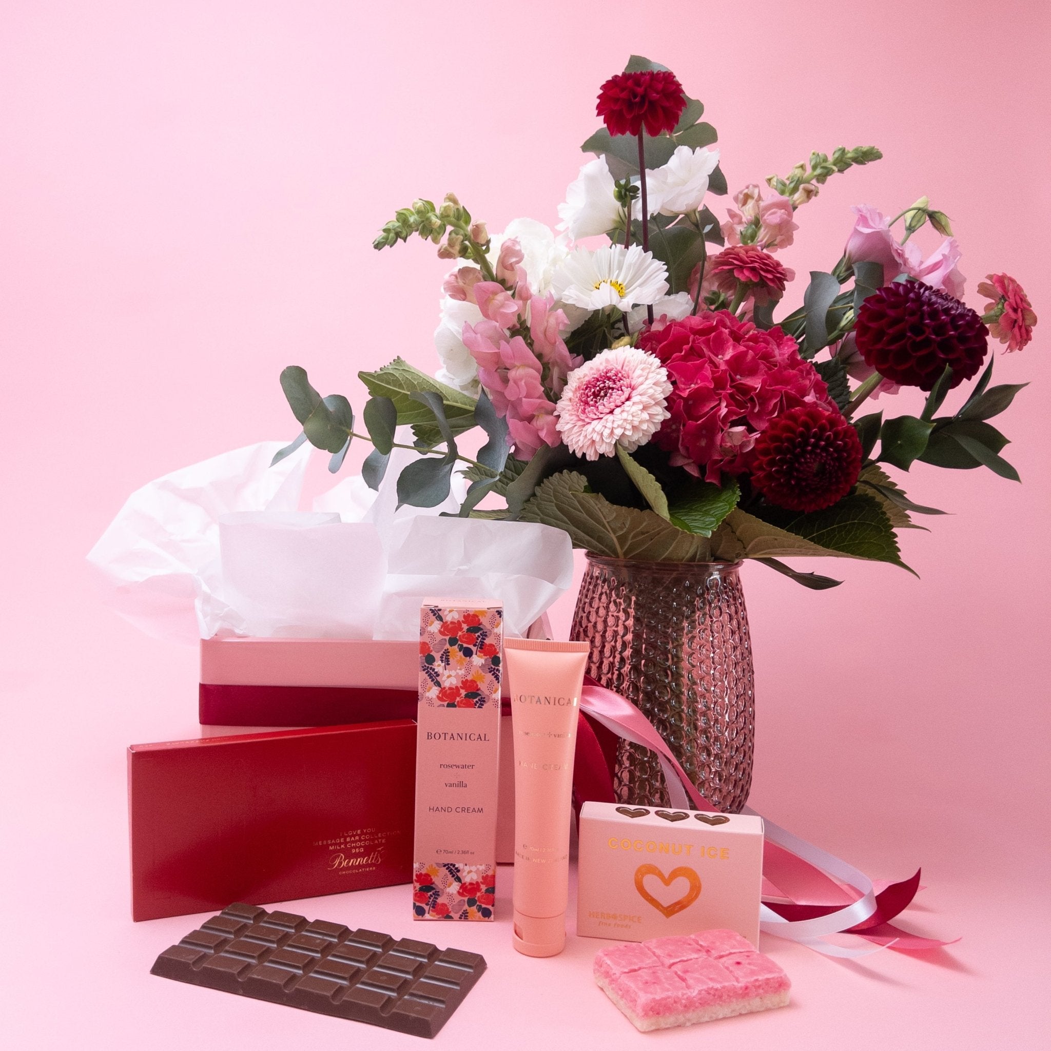 Flowers + Treats Giftbox - Poppy In April