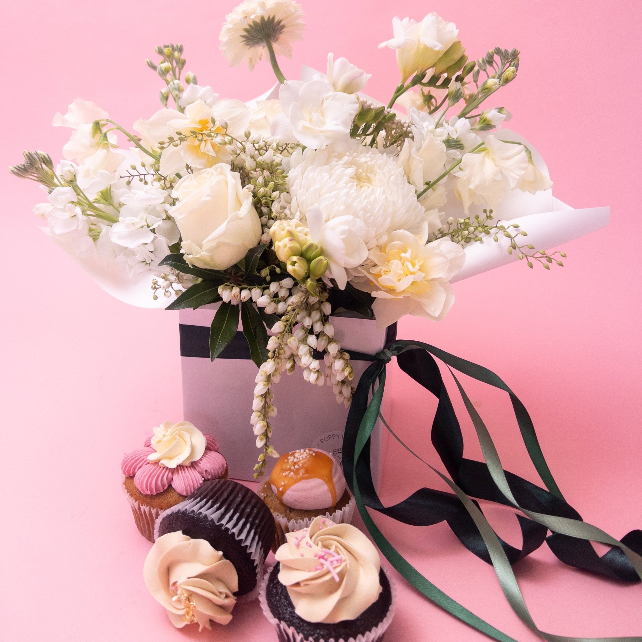 Frida & Sweet - Flowers & Cupcakes - Poppy In April