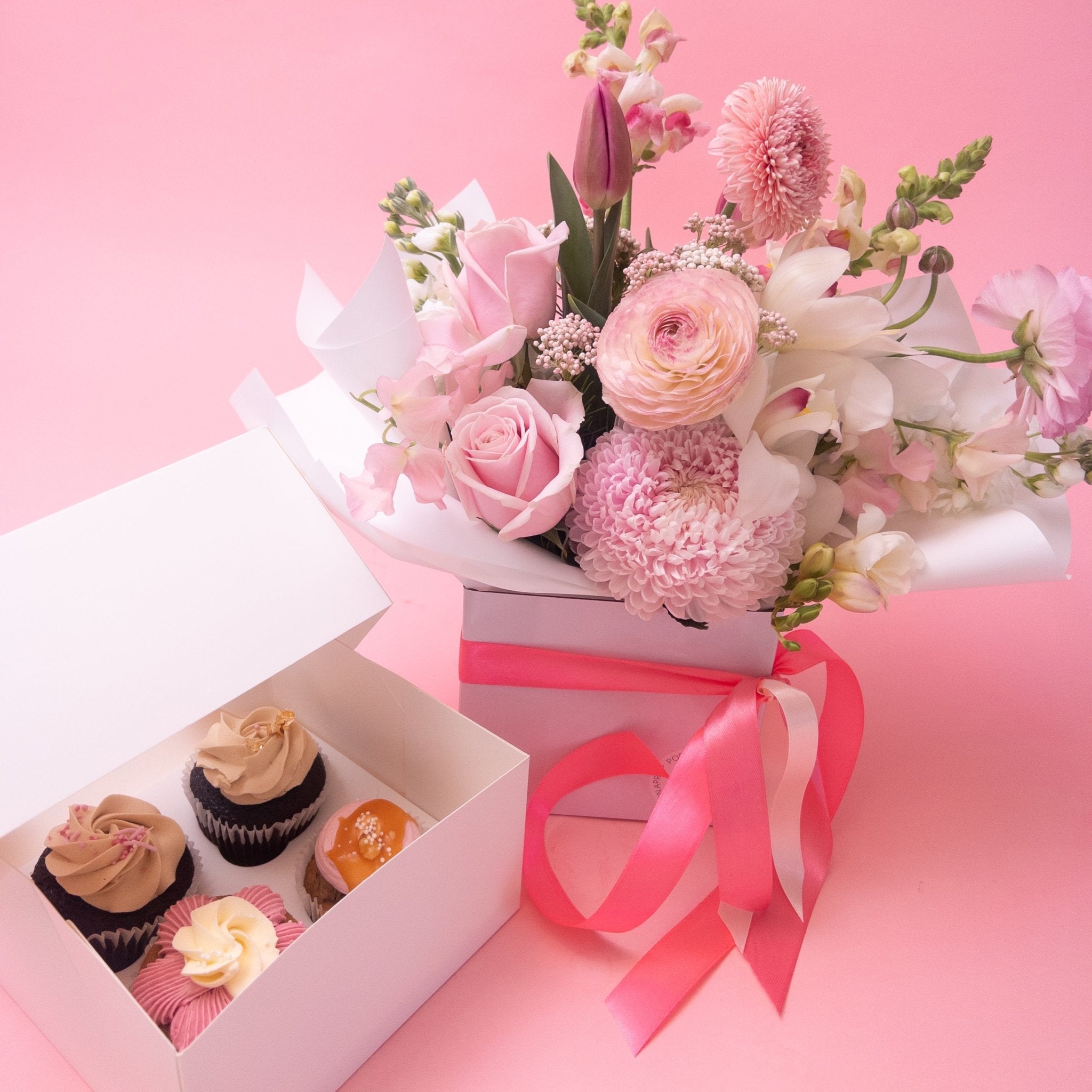 Frida & Sweet - Flowers & Cupcakes - Poppy In April